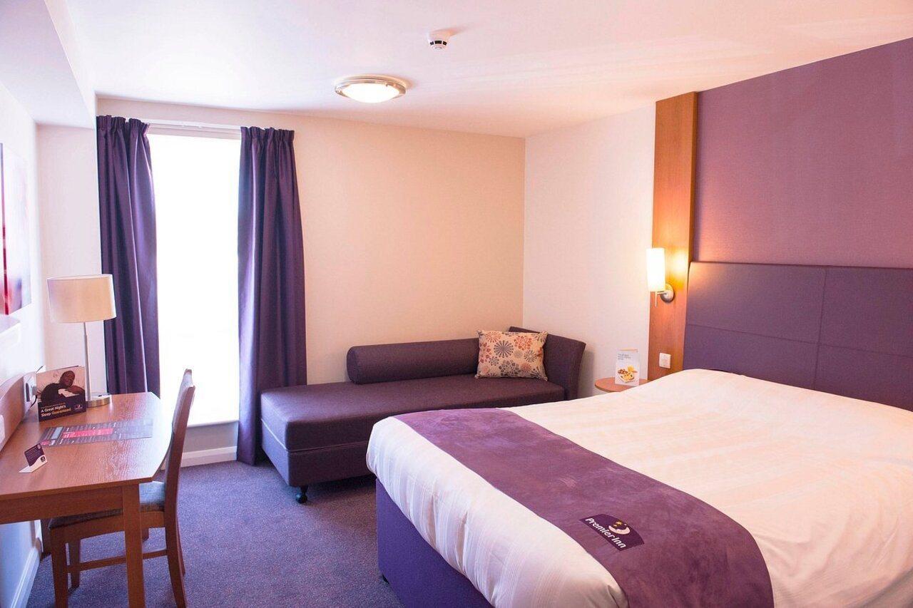 Premier Inn リミントン エクステリア 写真